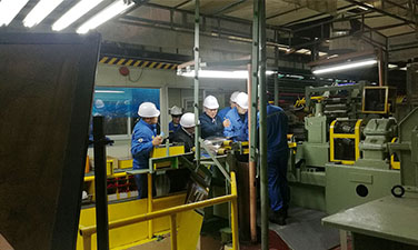 我司总经理一行参观韩国浦项钢厂